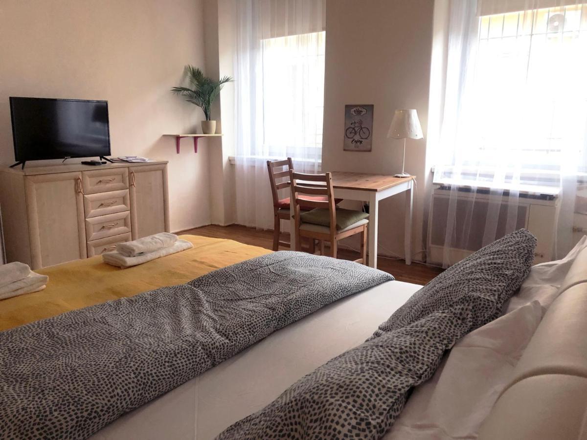 V57 Apartment Oktogon Budapest Eksteriør bilde